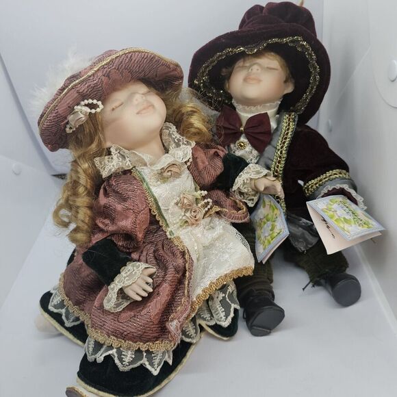 Cathay Collection Porcelain Dolls Kissing Boy And Girl - Picture 16 of 16